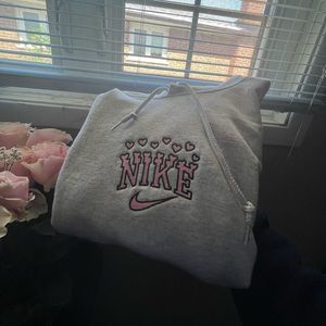 NIKE HEARTS HOODIE —